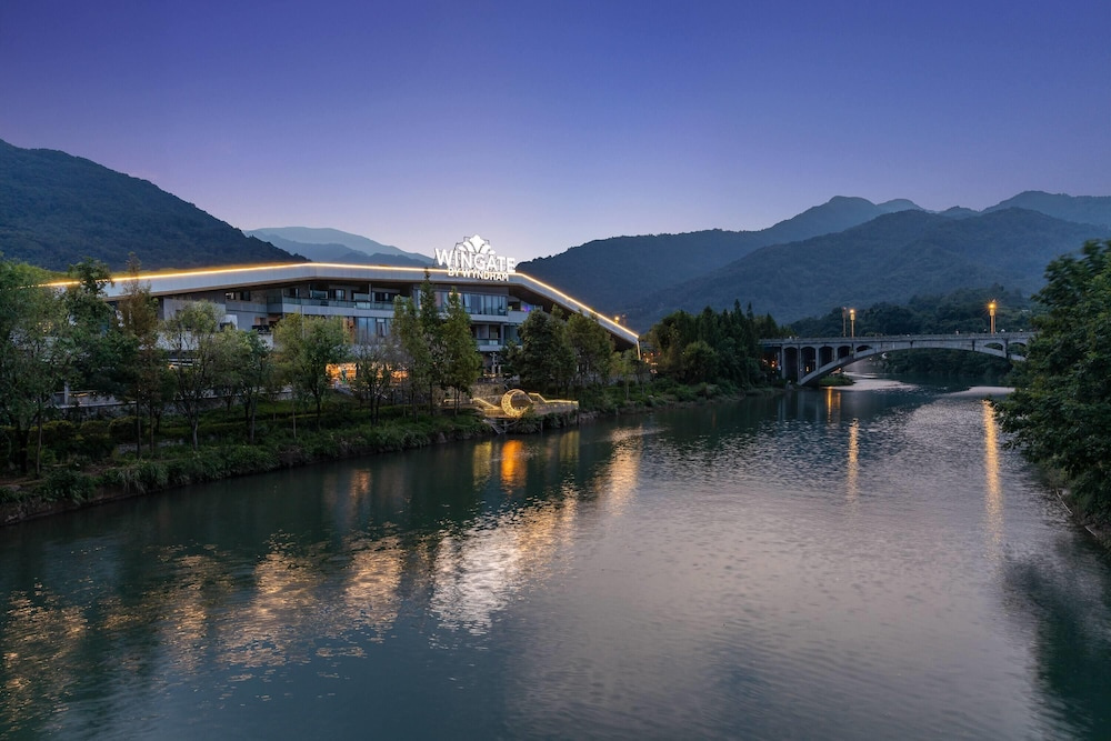 Wingate by Wyndham Emeishan Scenic Spot — фото 1