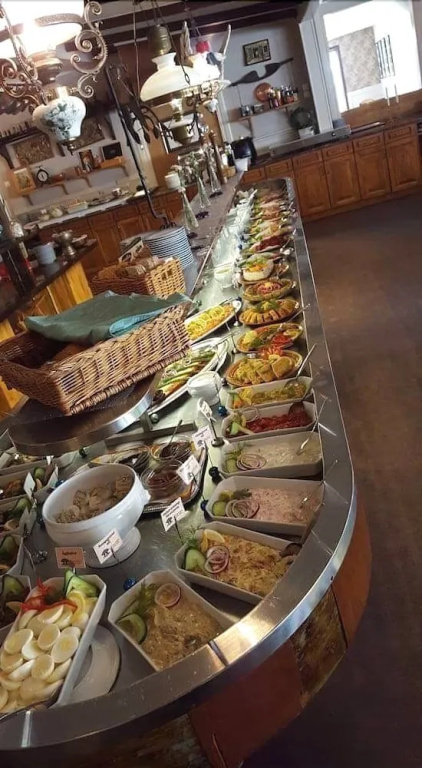 Food & Beverage
