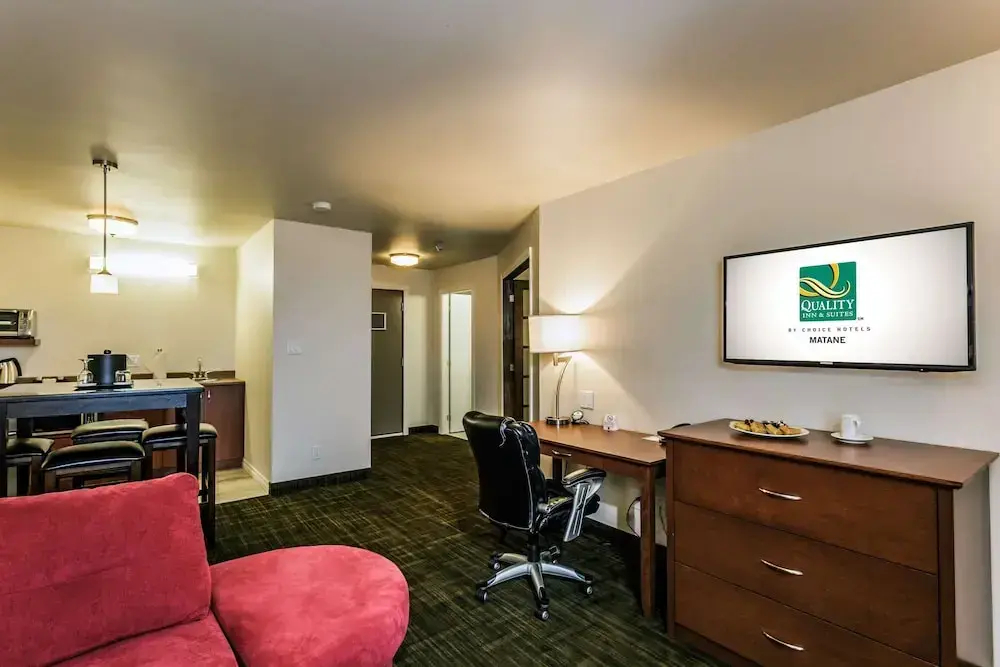 Quality Inn & Suites - фото 11