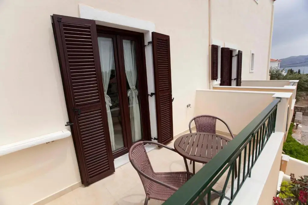 Standard Double room with balcony (full double bed)