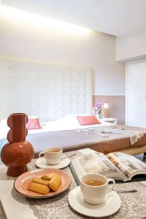 Deluxe Double room (full double bed)