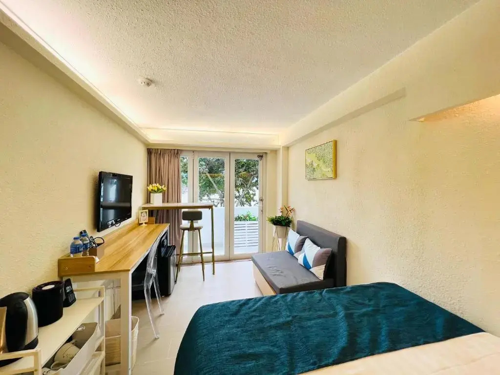 Executive Double room (full double bed)