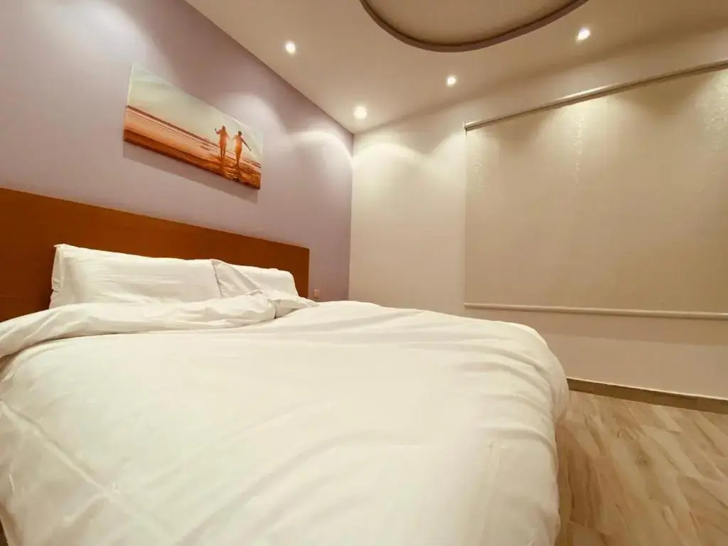 Economy Double room (full double bed)