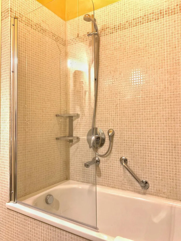 Classic Double room with balcony and with canal view (full double bed)