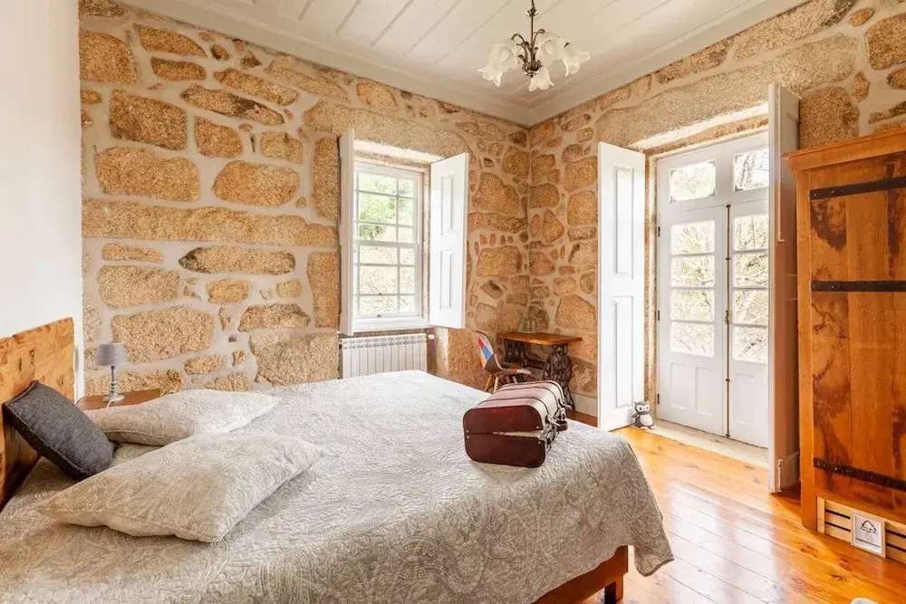 Standard Double room with balcony (full double bed)