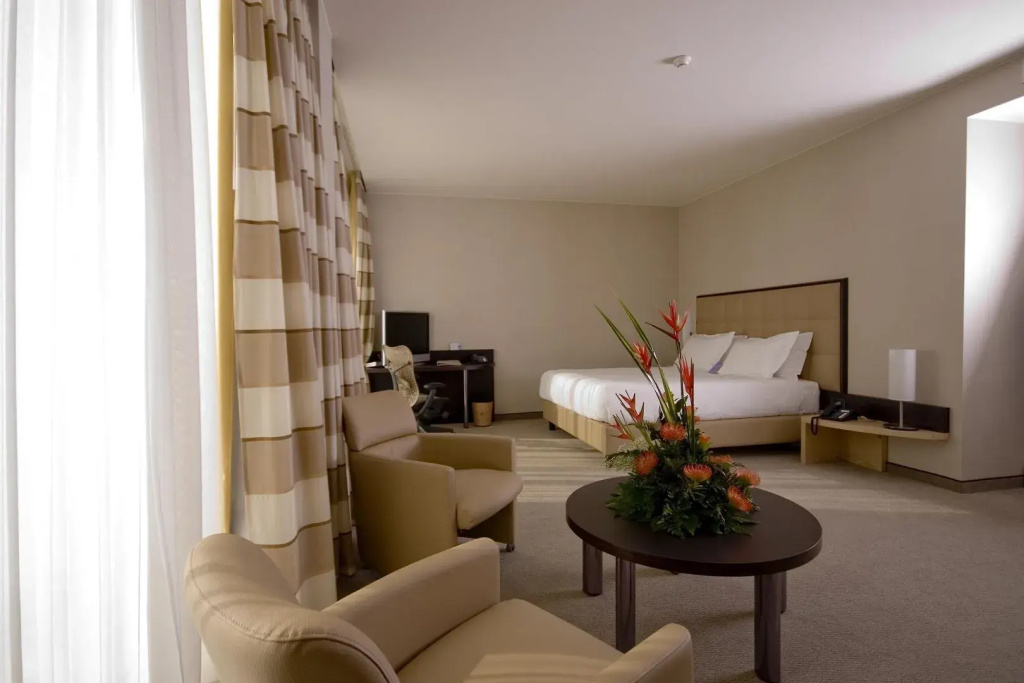 Lobby & Reception