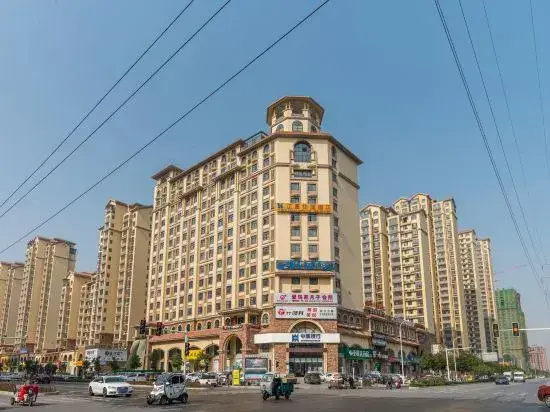 Yunduo E-sports Hotel (Zhumadian Huanghuai College)