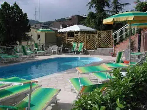 Hotel Garden - Albergo e Ristorante con Piscina alle Terme di Tabiano — 2