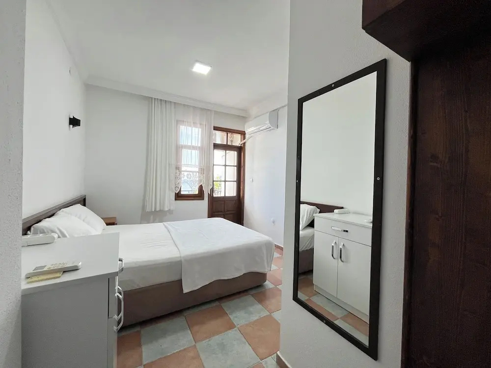Standard Double room with balcony and with sea view (full double bed)