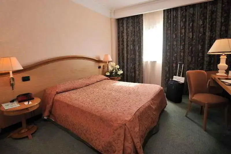 Hotel Perugia Plaza - Chambres