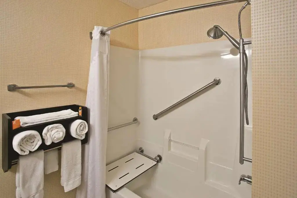 AmericInn by Wyndham Frankfort IN - Chambres