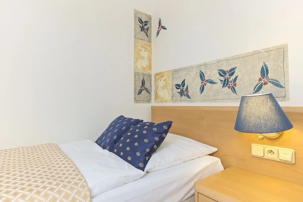 Четырёхместный номер Standard в Hotel Tivoli Prague