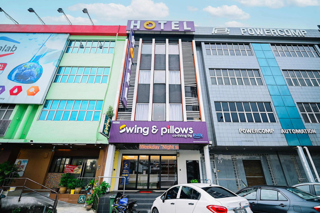 Swing & Pillows - Kelana Jaya Selangor