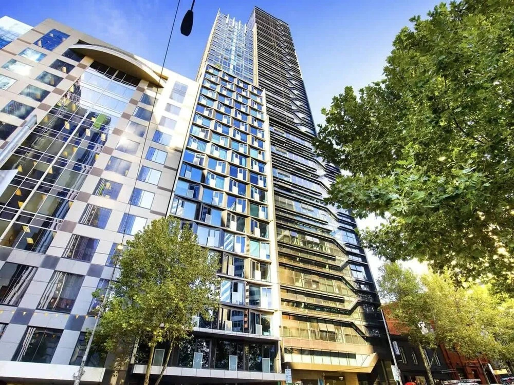 Pet-friendly Stylish 2BR Apt, Panoramic City Views in Melbourne