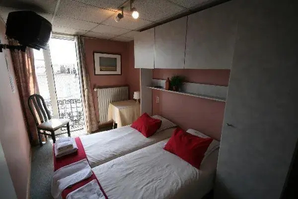 Economy room