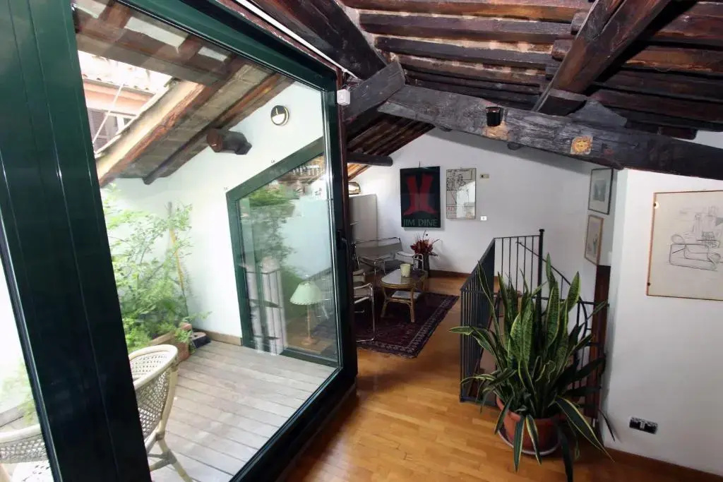 Navona Flat