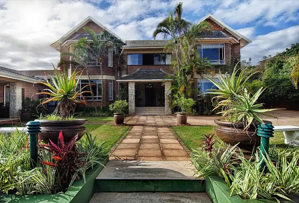 Hilltop Manor