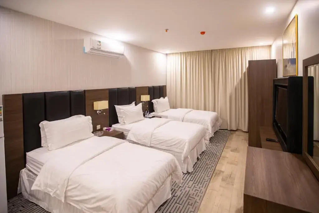 Standard Triple room