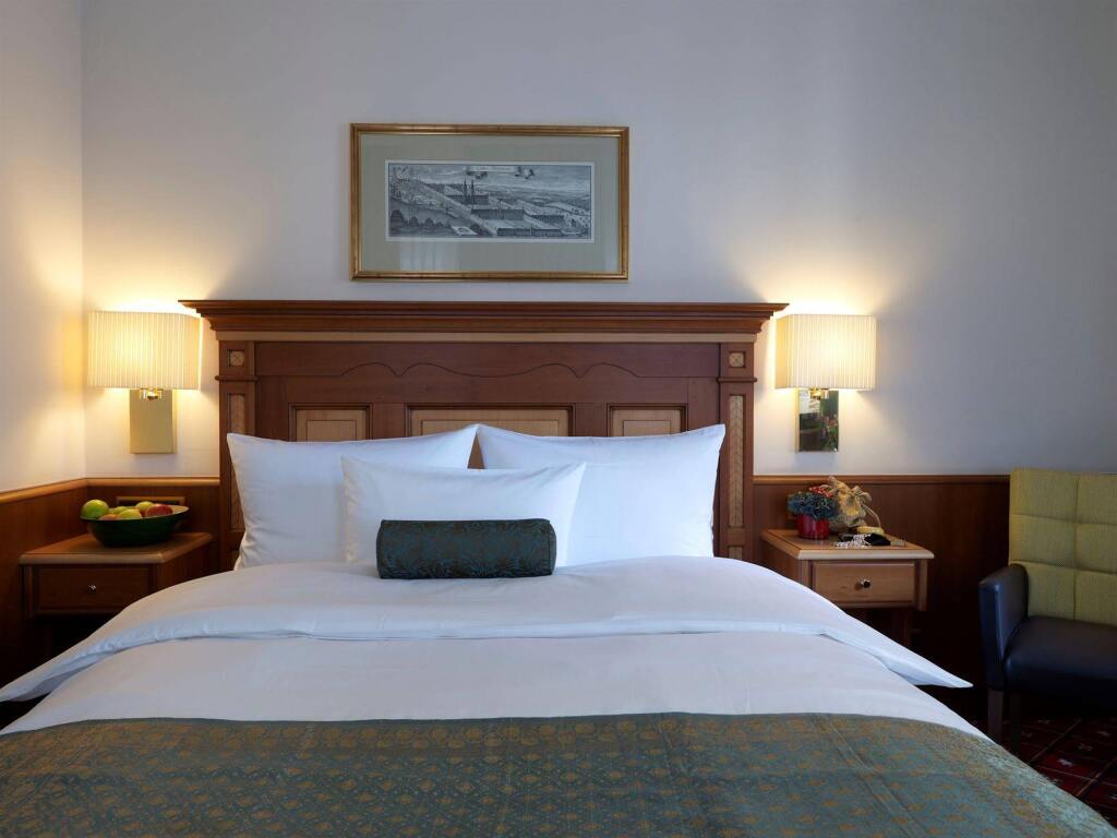 Platzl Hotel by null