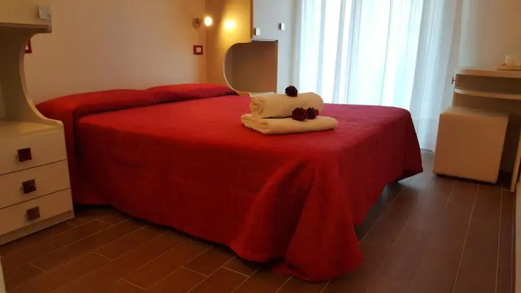 Superior Double room with balcony (full double bed)