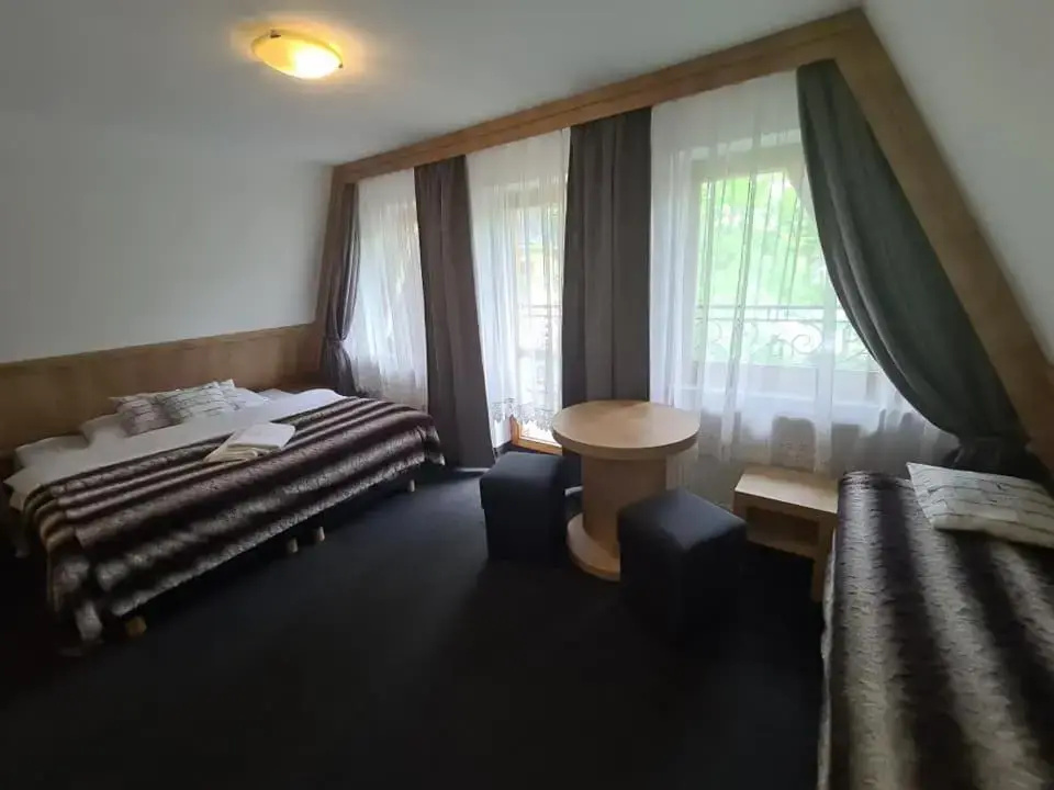 Economy Family room