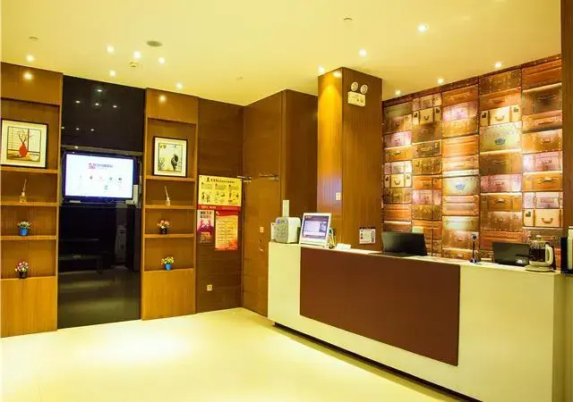 Lobby & Reception