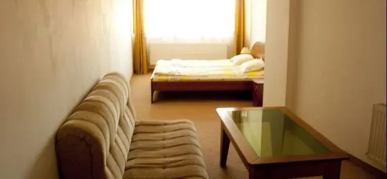 gallery_image_hidden_16