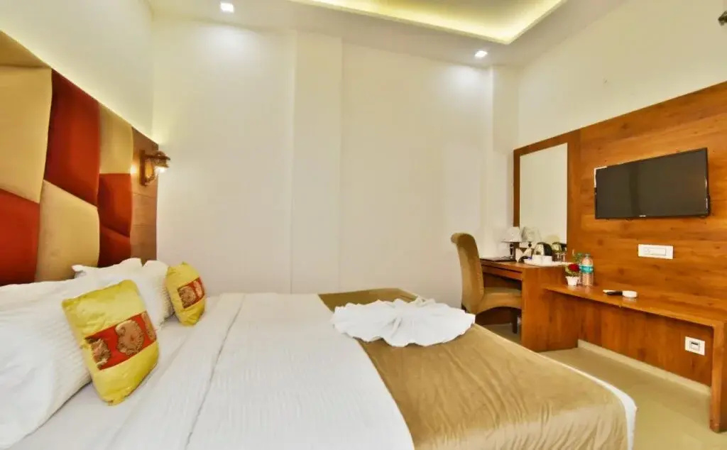 Hotel Sallow International