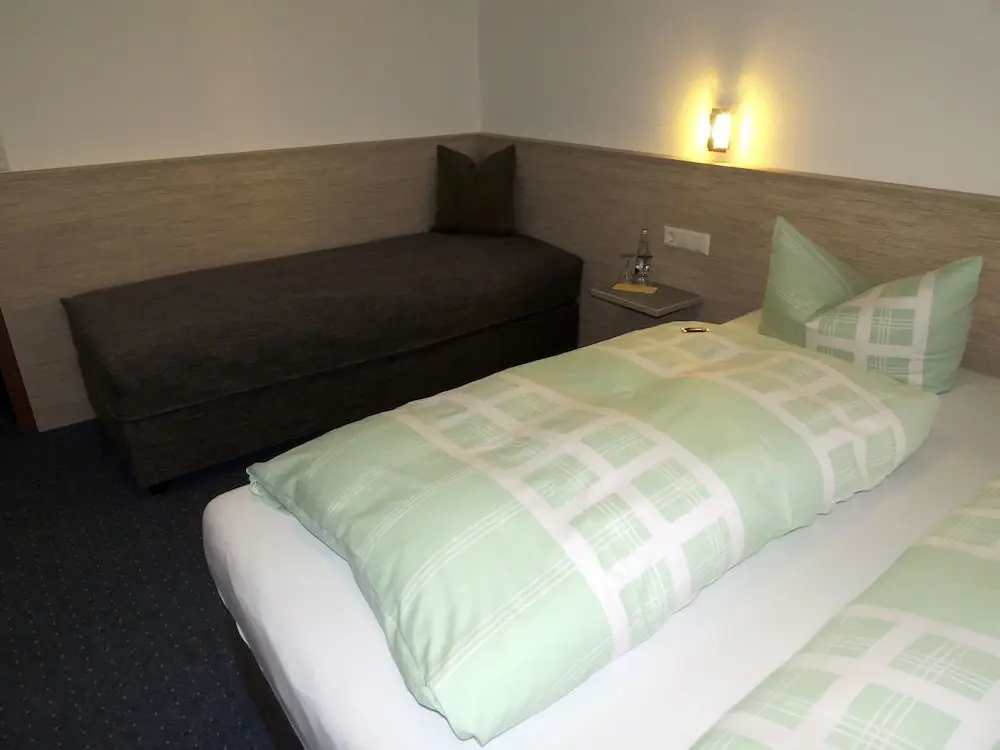 Standard Triple room with balcony