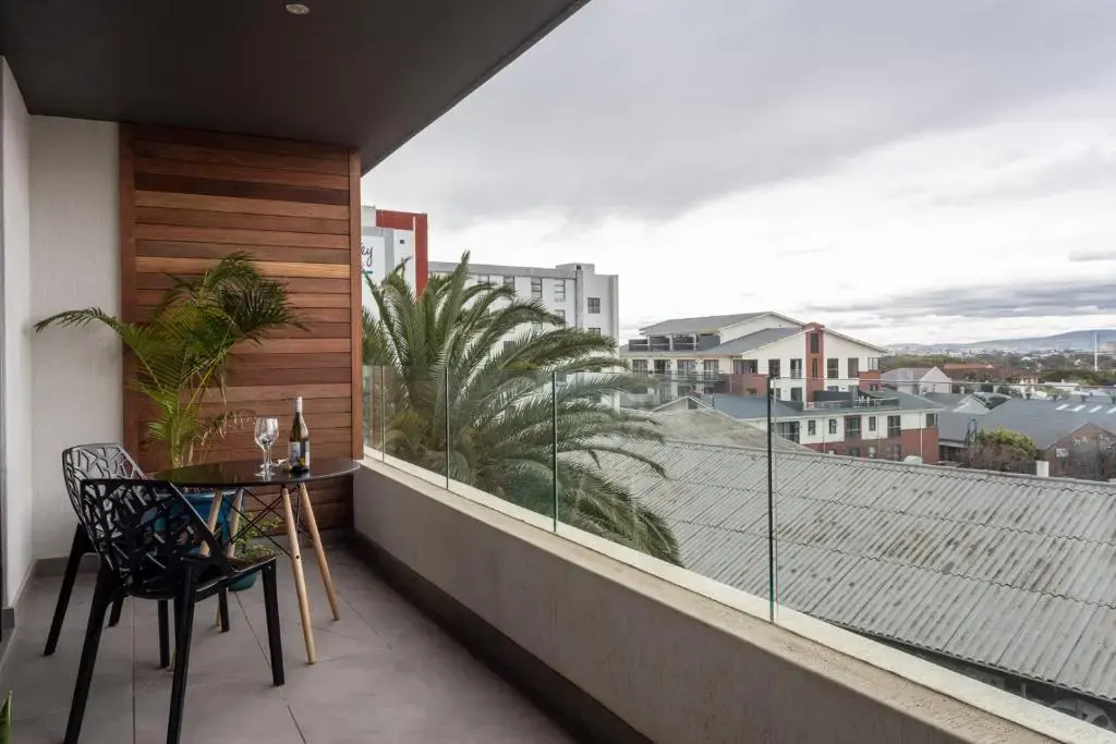 Tranquil, Spacious, Quiet Trendy with a View