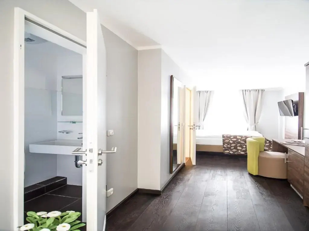 Economy Double room (full double bed)