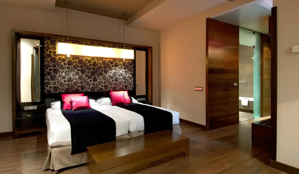 Superior Double room (full double bed)