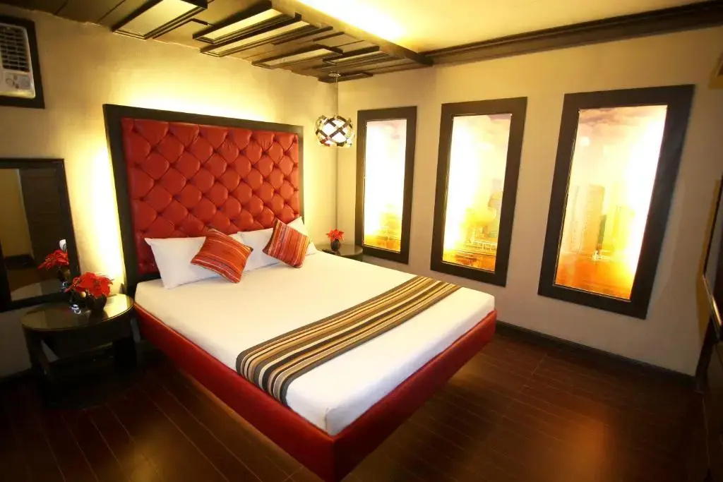 Deluxe Double room (full double bed)