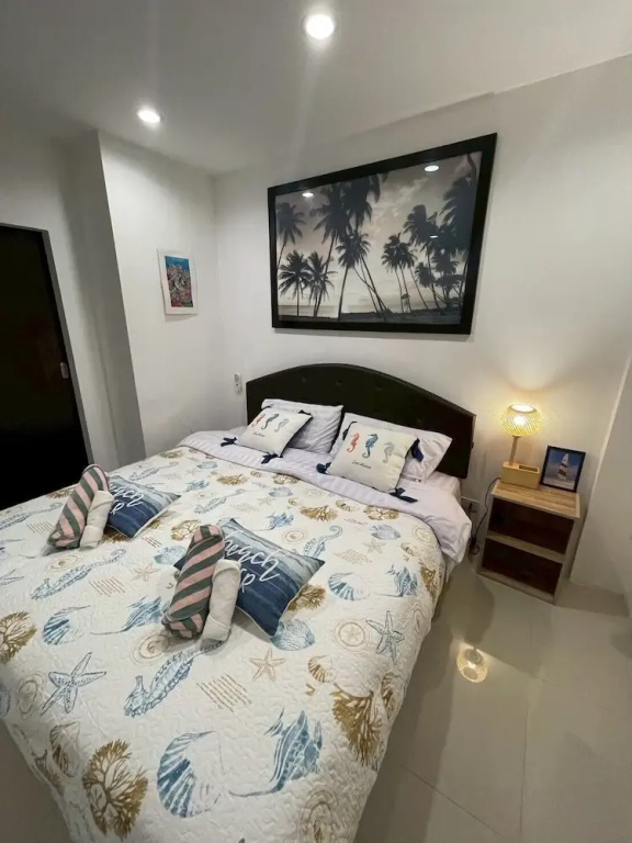 2 Bedrooms Business room with balcony