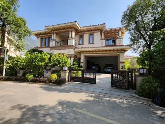 Splendid Xiangjiang Hot Spring Villa
