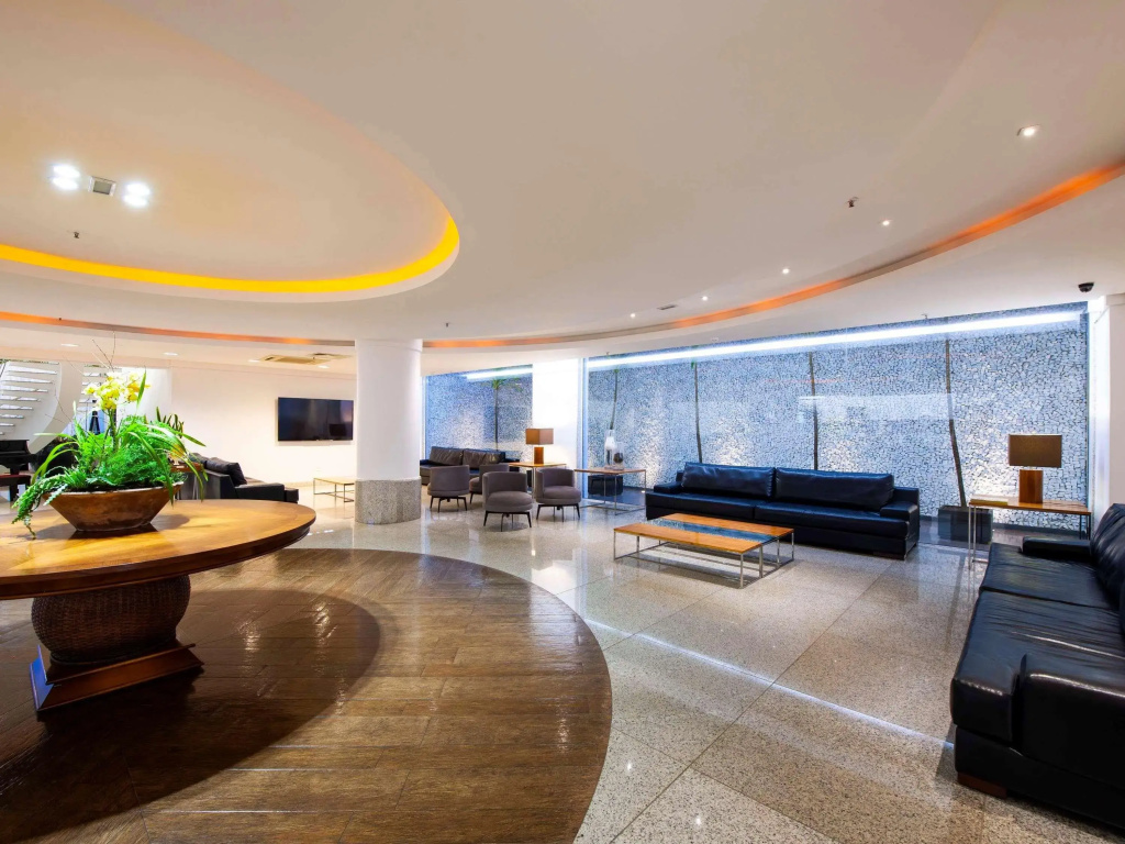 Lobby & Reception