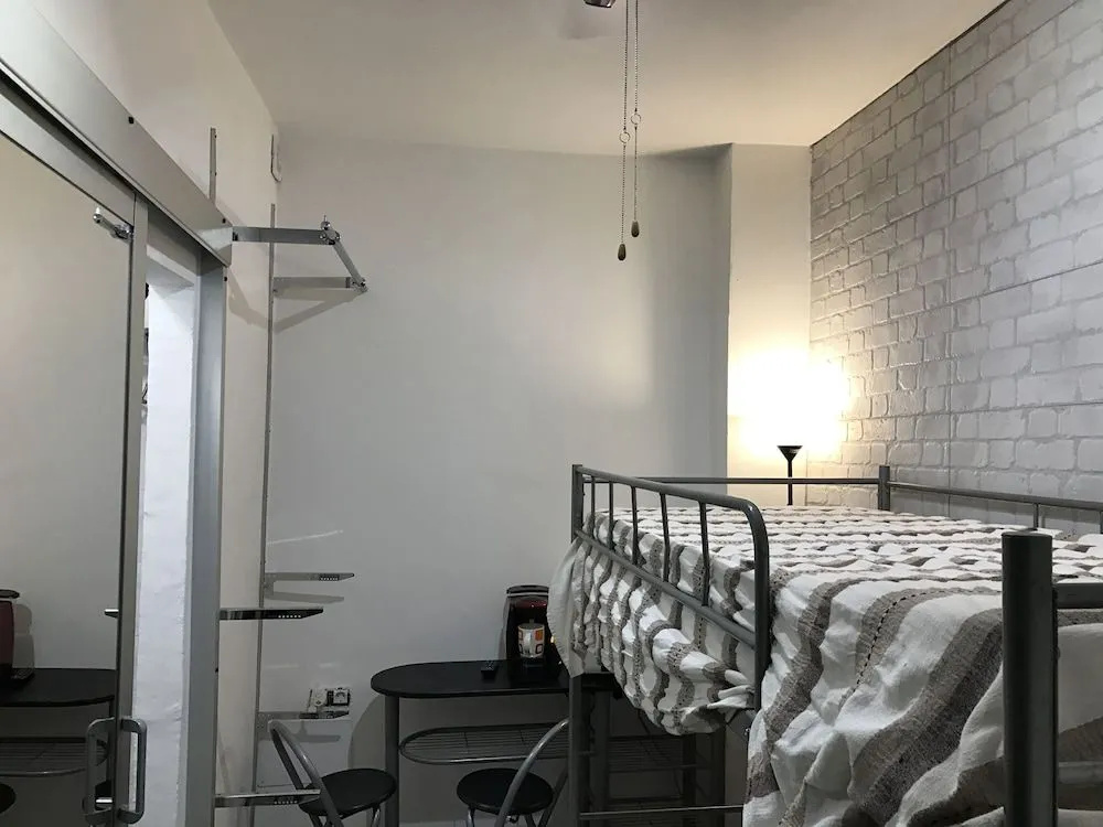 Reyna Express - Hostel