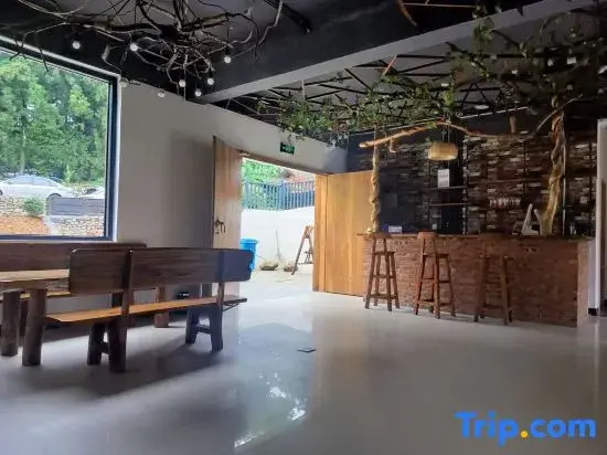Food & Beverage