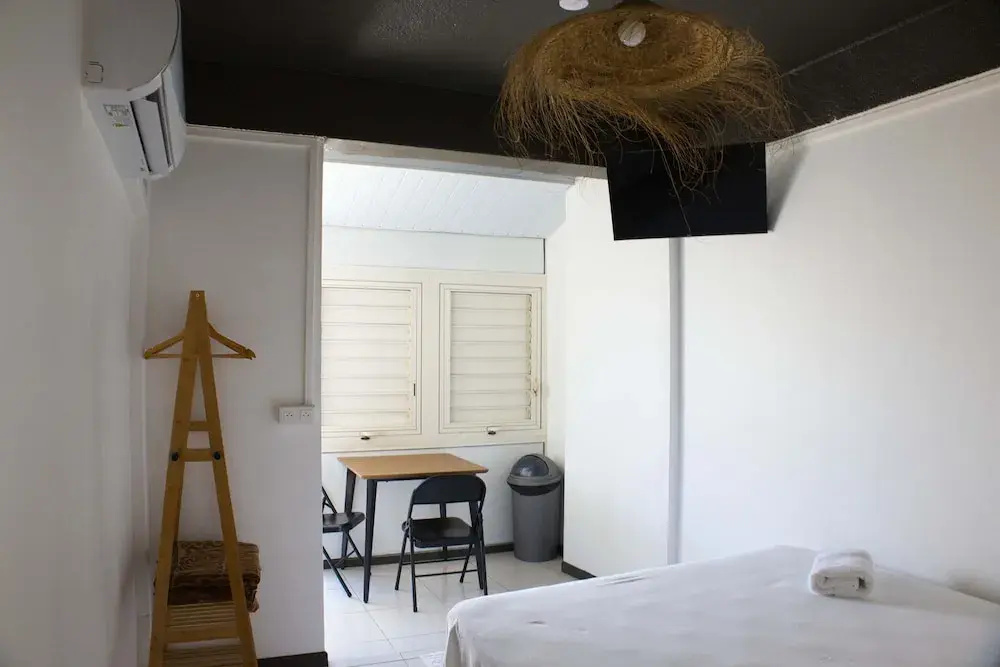 Airport Manini Lodge Studio 9