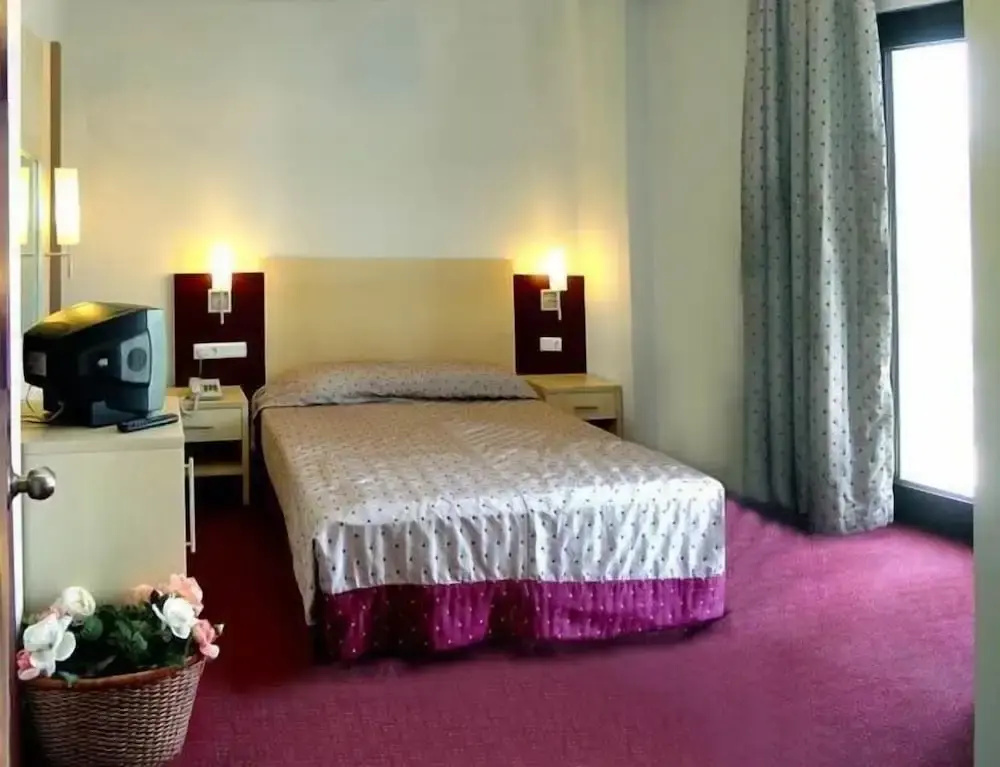 1 Bedroom Standard Triple room