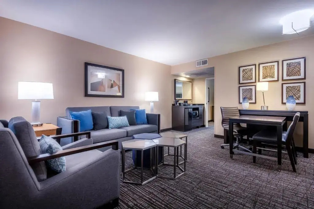 Embassy Suites by Hilton Los Angeles International Airport North - Chambres