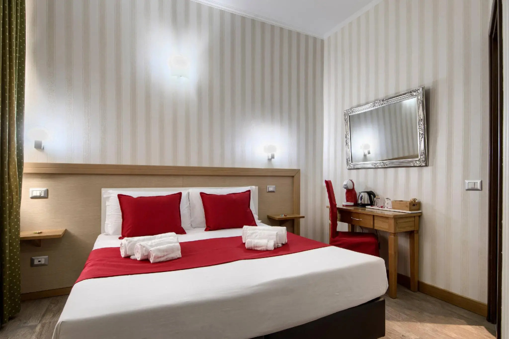 Double room (full double bed)