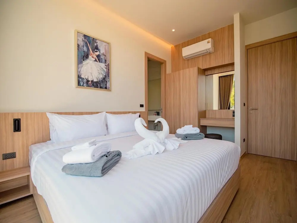 Elegant Aileen 3 Bedroom Pool Villa Naithon