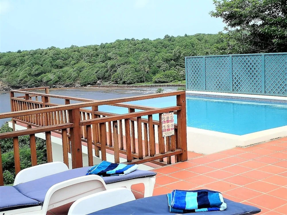 Two Bays Beach Villa Apartment and Studios - фото 10