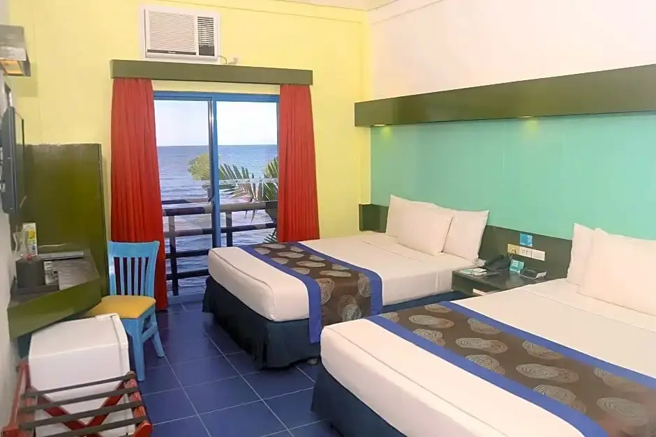 Standard Quadruple room with sea view