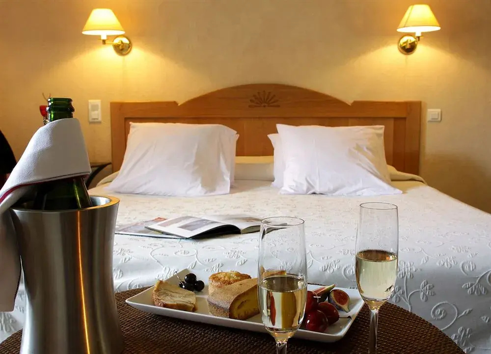 Logis Hôtel Etchemaïté by null