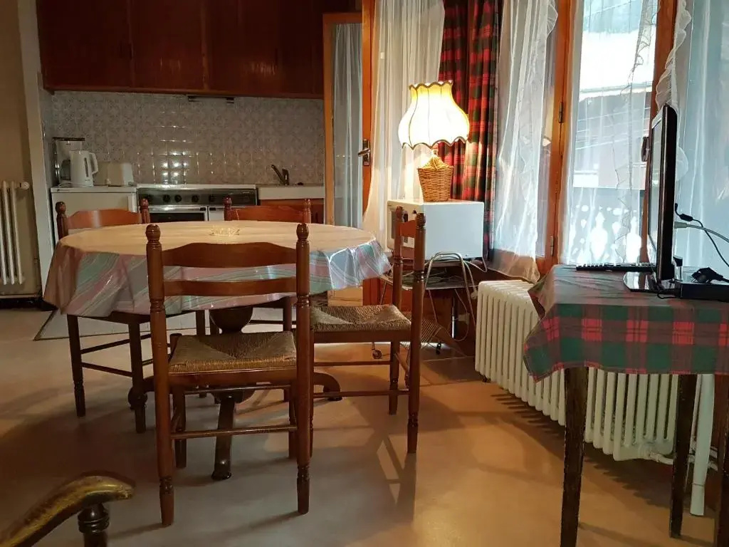 Apartment with mountain view
