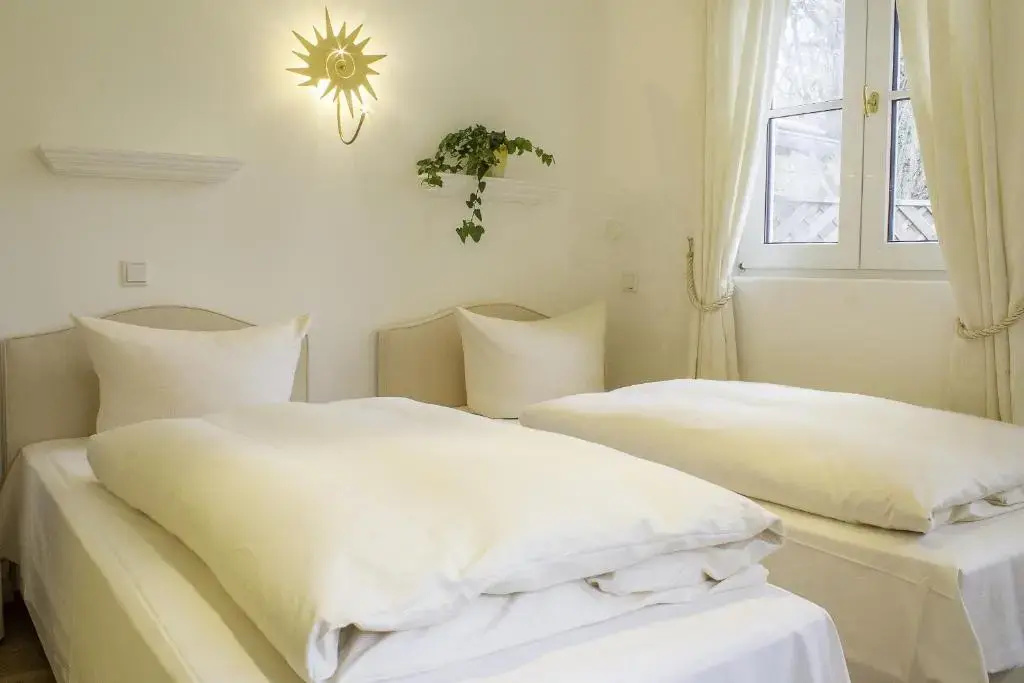 Landhaus Café Restaurant & Hotel - Chambres