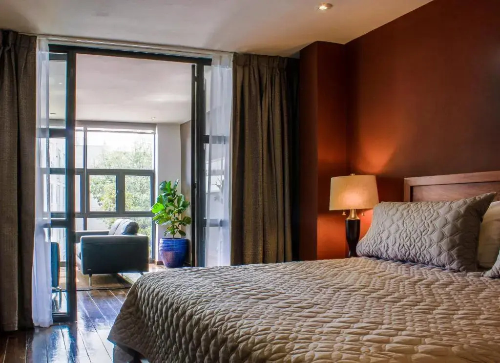 3 Bedrooms Apartment