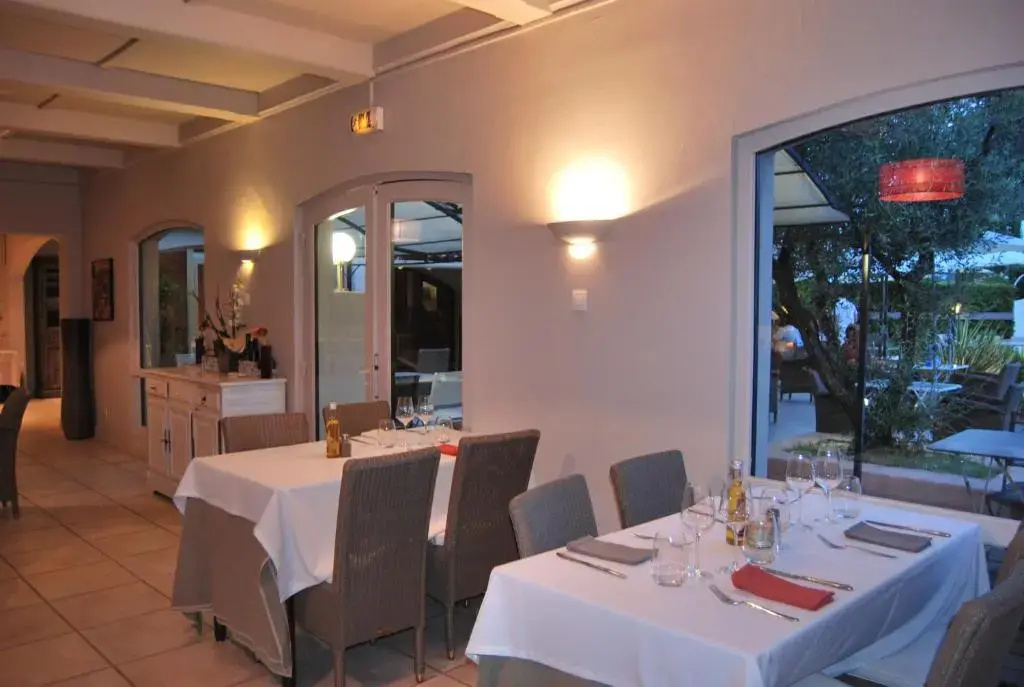 Les Aubuns Country Hôtel - Général